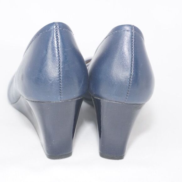Antonio Melani ‘Claire’ Blue Round Toe Wedges, Size 7 - Picture 8 of 10
